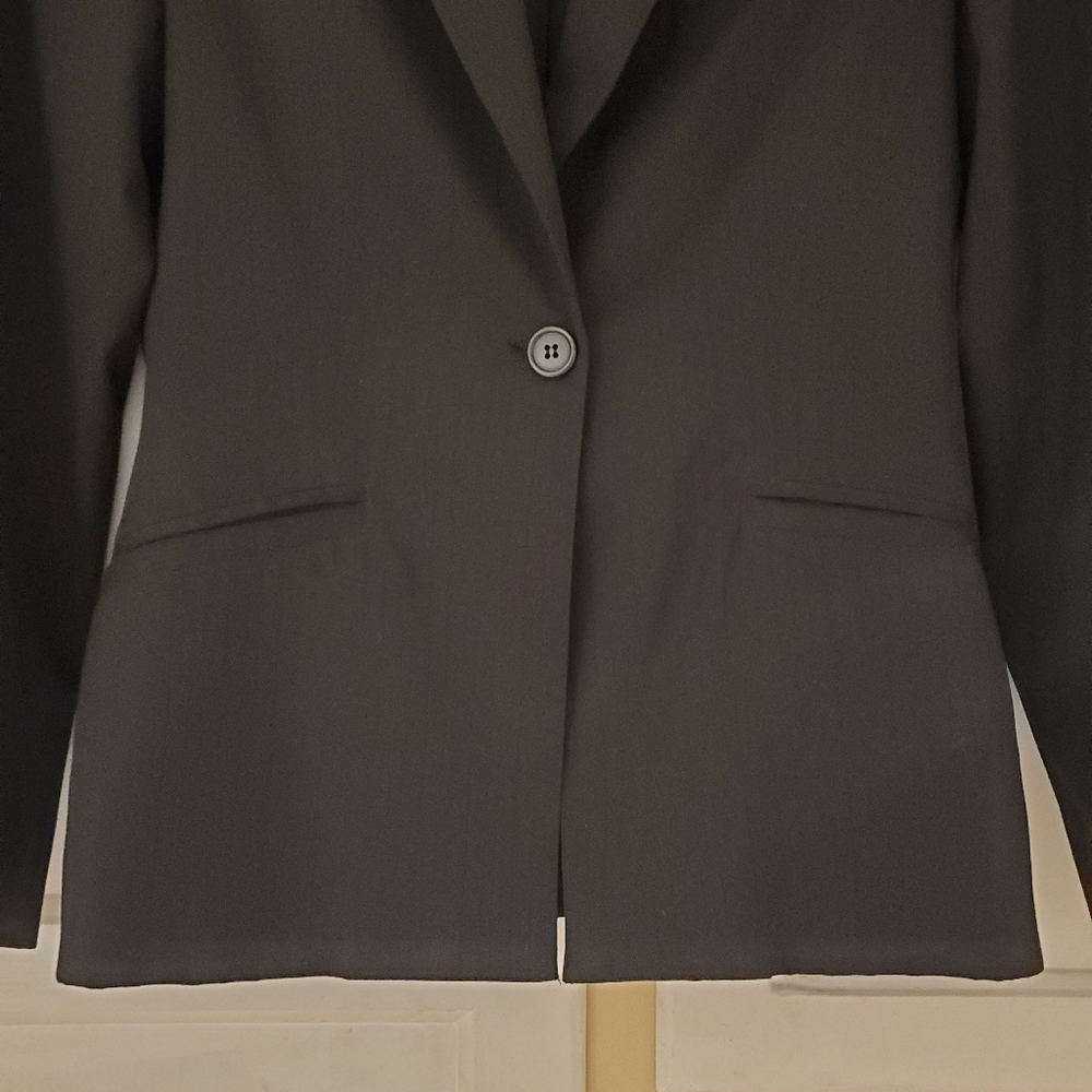 The Limited Women's Tailored Blazer - Picture 7 of 7